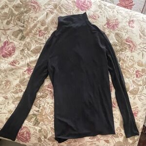 Lululemon Top Turtleneck Mock Neck Long Sleeve Active Size 10 Black